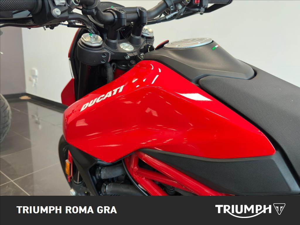 DUCATI Hypermotard 950 Red
