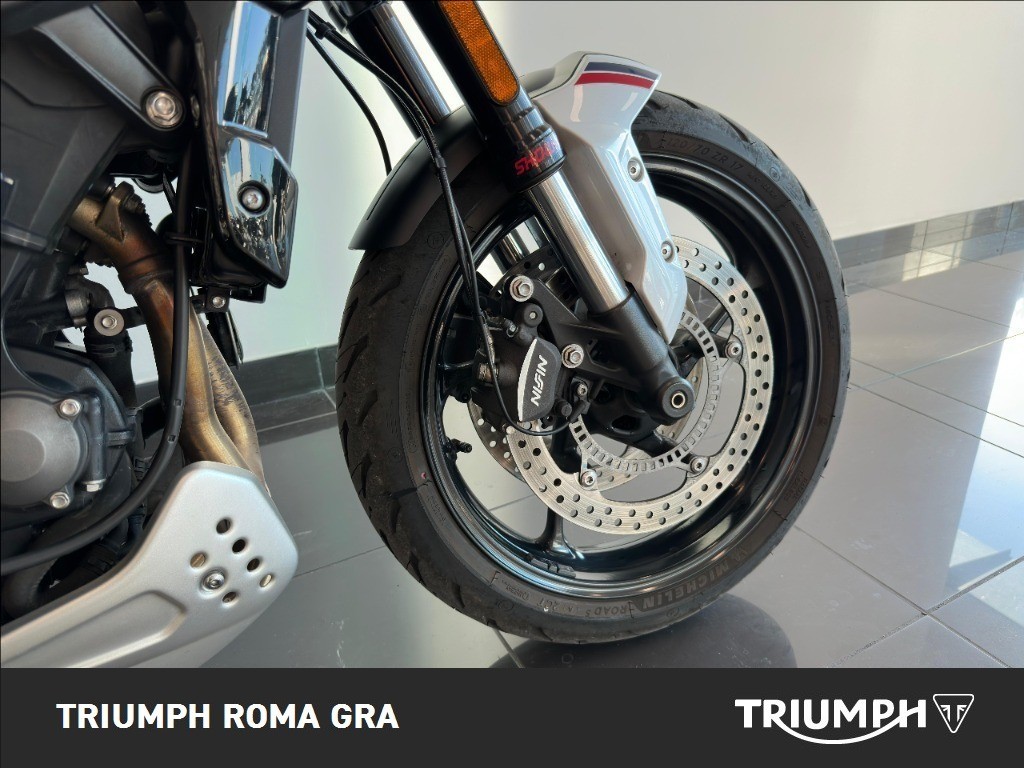 TRIUMPH Trident 660 Triple Tribute Abs