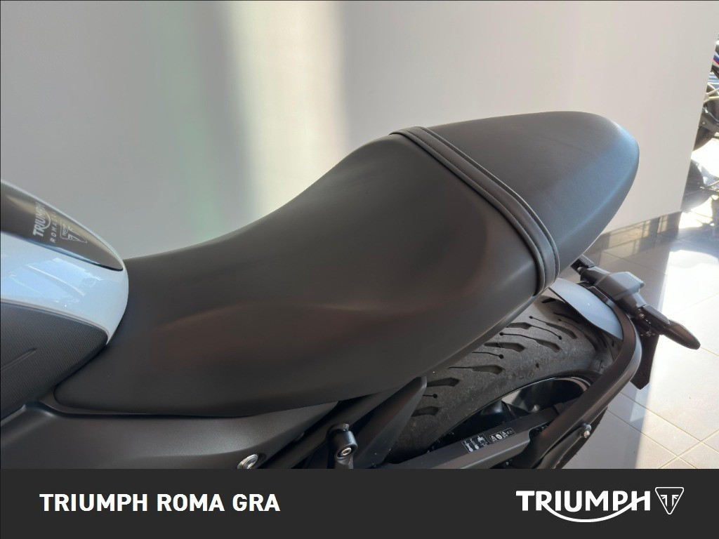 TRIUMPH Trident 660 Triple Tribute Abs