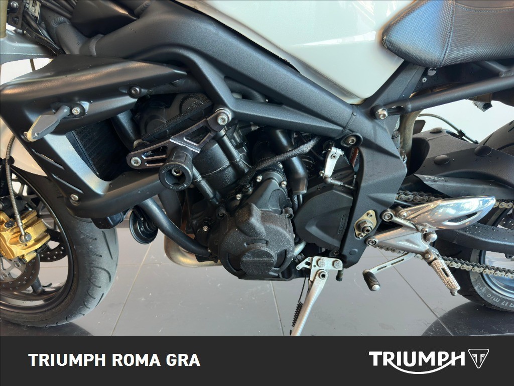 TRIUMPH Street Triple 675 