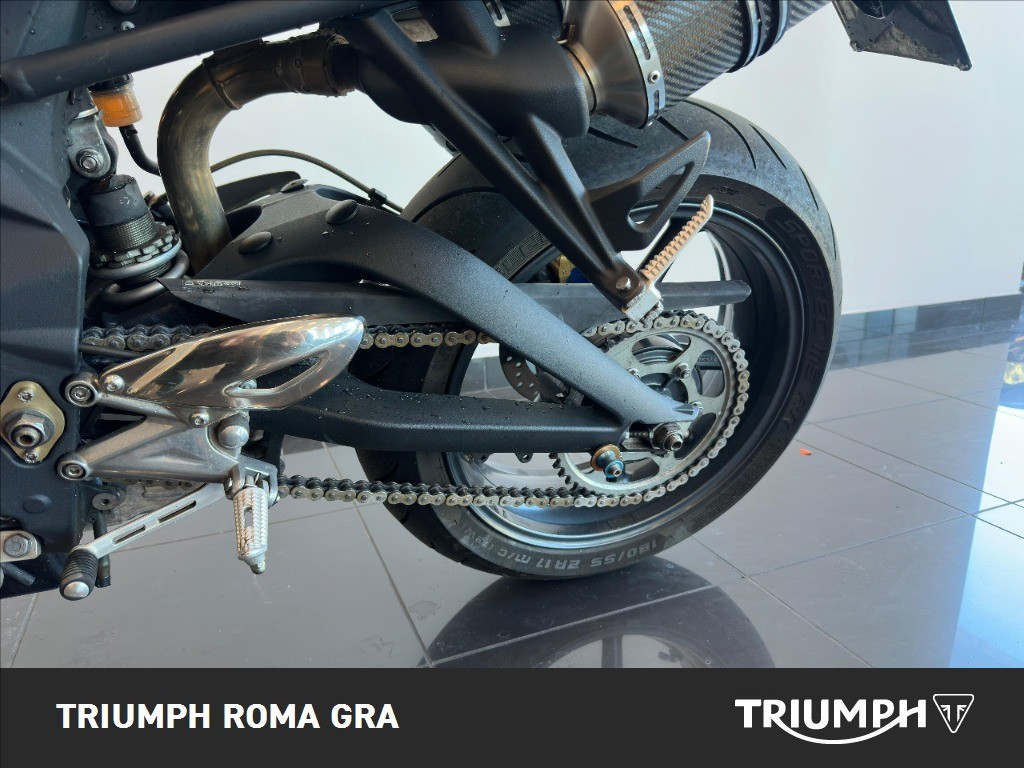 TRIUMPH Street Triple 675 