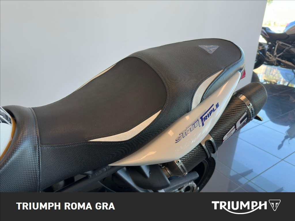 TRIUMPH Street Triple 675 