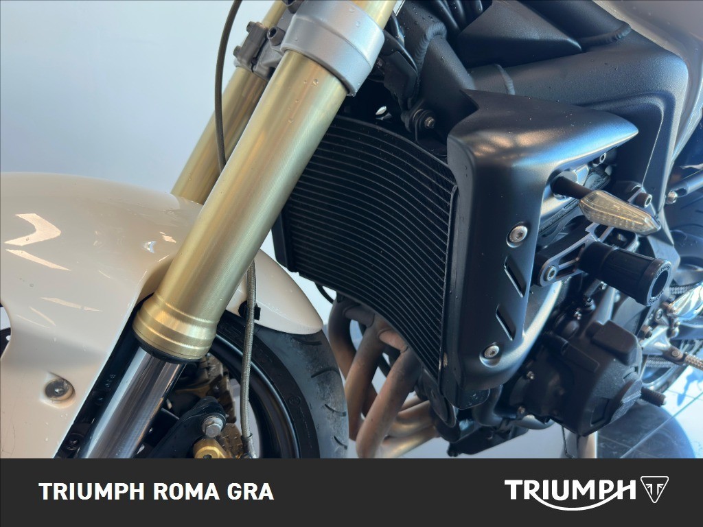 TRIUMPH Street Triple 675 