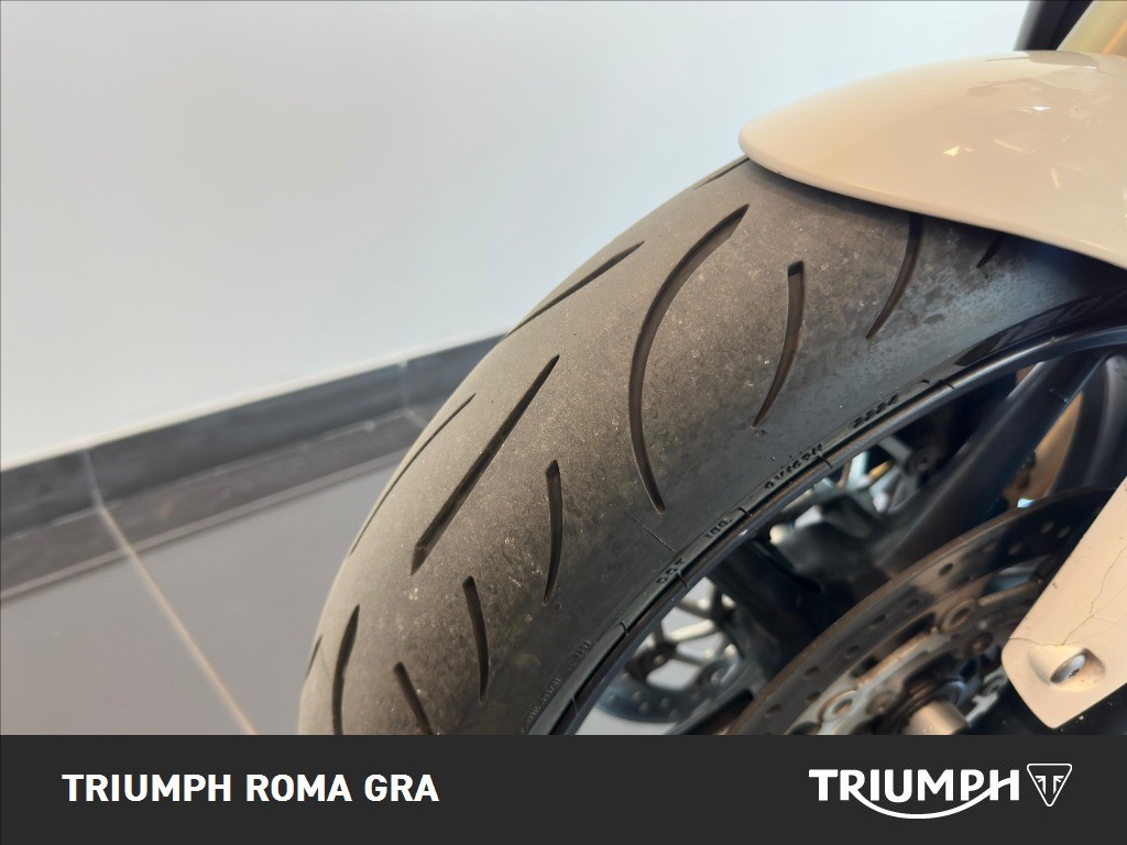 TRIUMPH Street Triple 675 