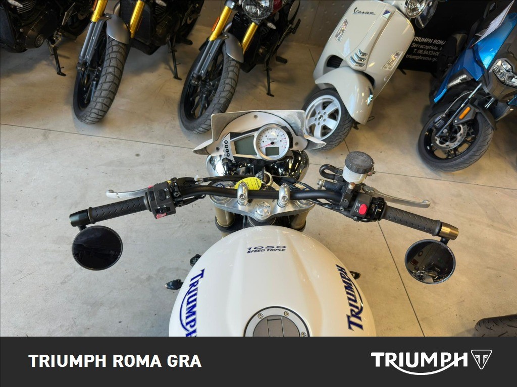TRIUMPH Speed Triple 1050 