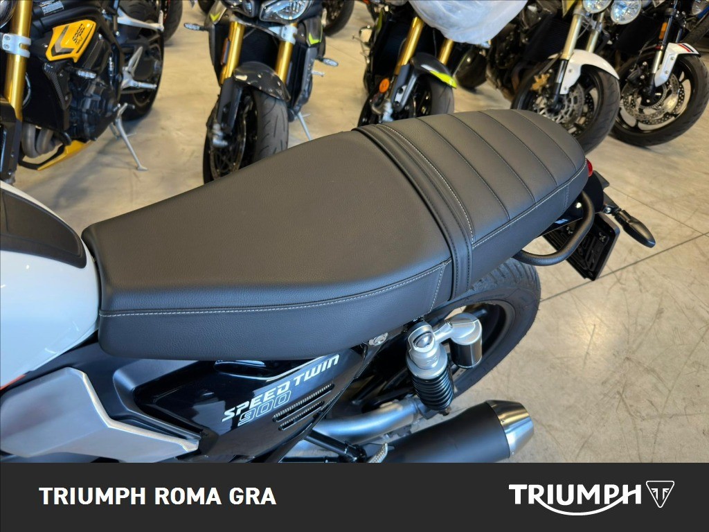 TRIUMPH Speed Twin 900 Pure White/Blue/Orange Abs