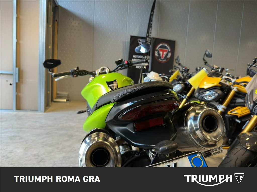 TRIUMPH Street Triple 675 