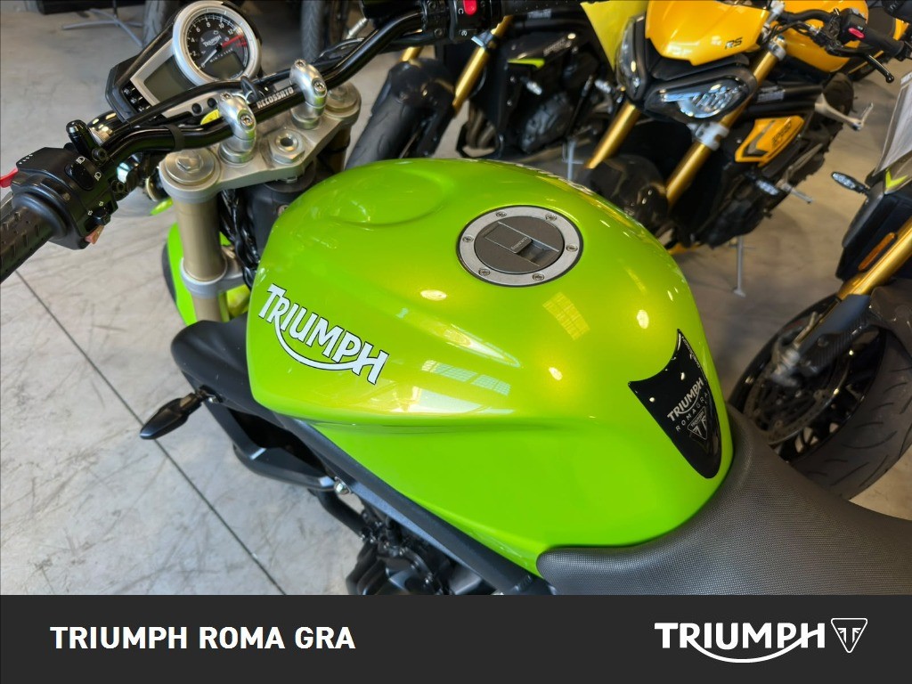 TRIUMPH Street Triple 675 