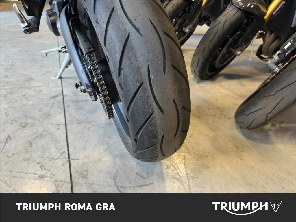 TRIUMPH Street Triple 675 