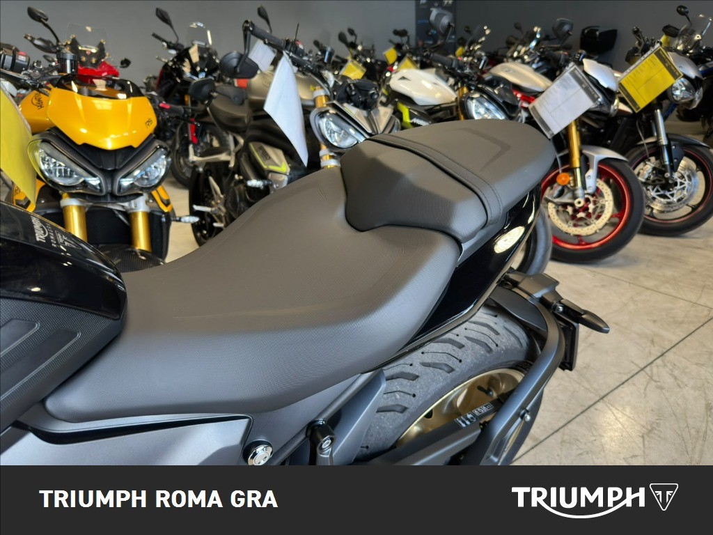 TRIUMPH Trident 800 Jet Black Abs