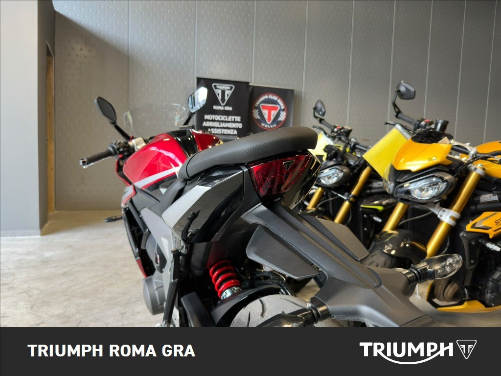 TRIUMPH Daytona 660 Abs