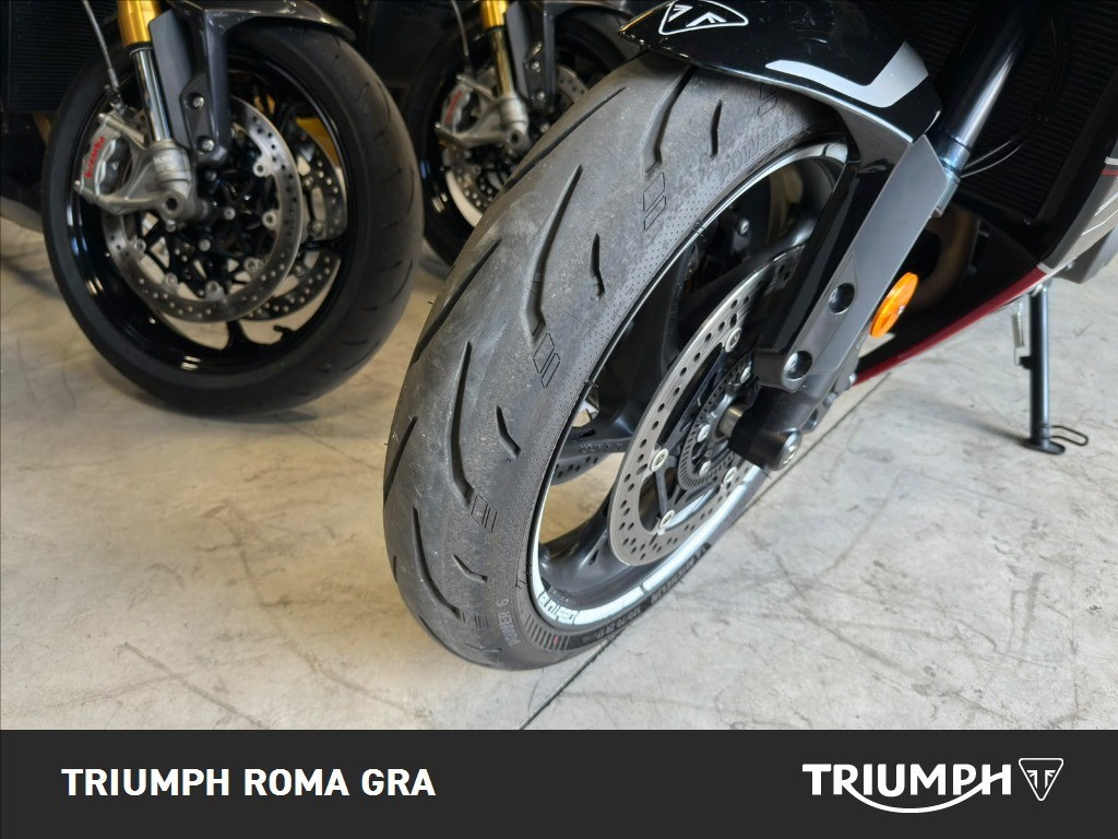 TRIUMPH Daytona 660 Abs