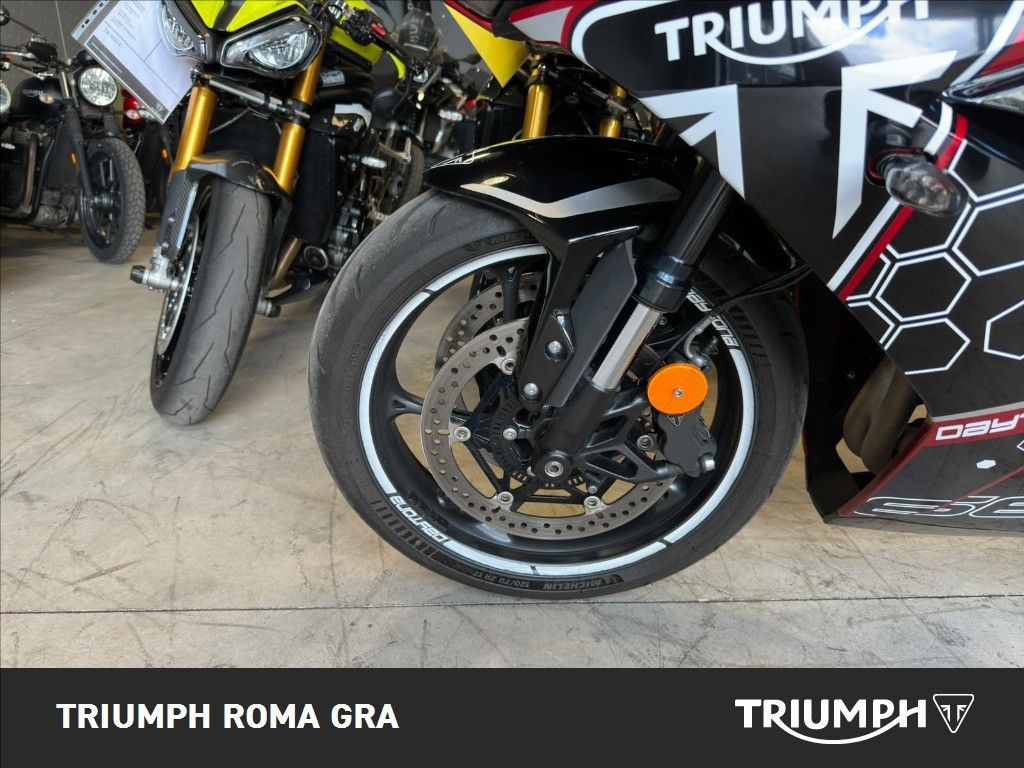 TRIUMPH Daytona 660 Abs
