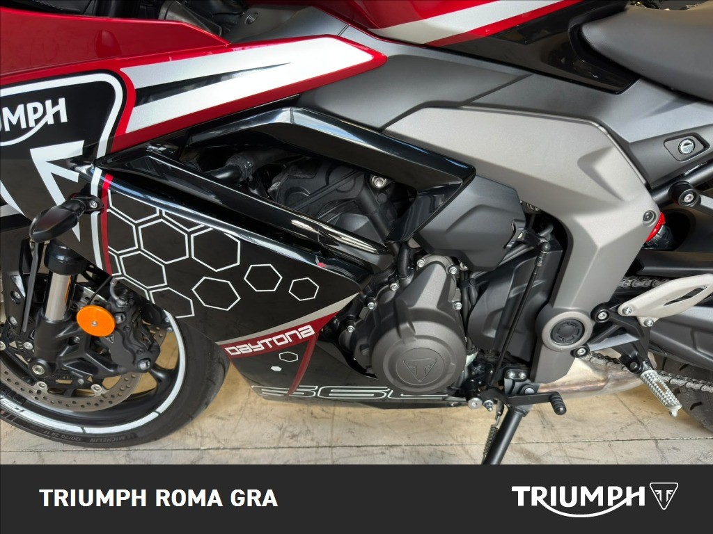 TRIUMPH Daytona 660 Abs