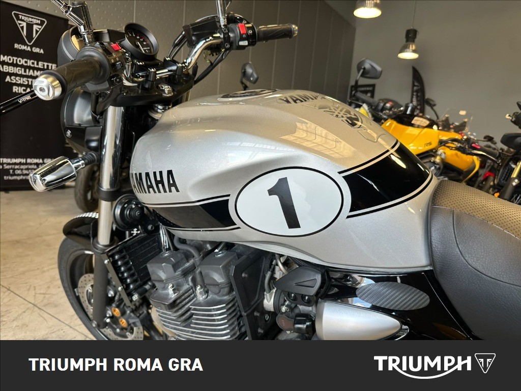 YAMAHA XJR 1300 