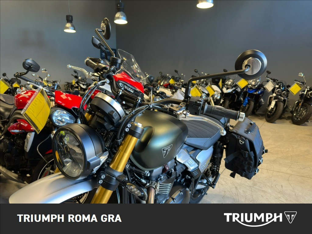 TRIUMPH Scrambler 900 Matt Khaki Green / Matt Phantom Black Abs