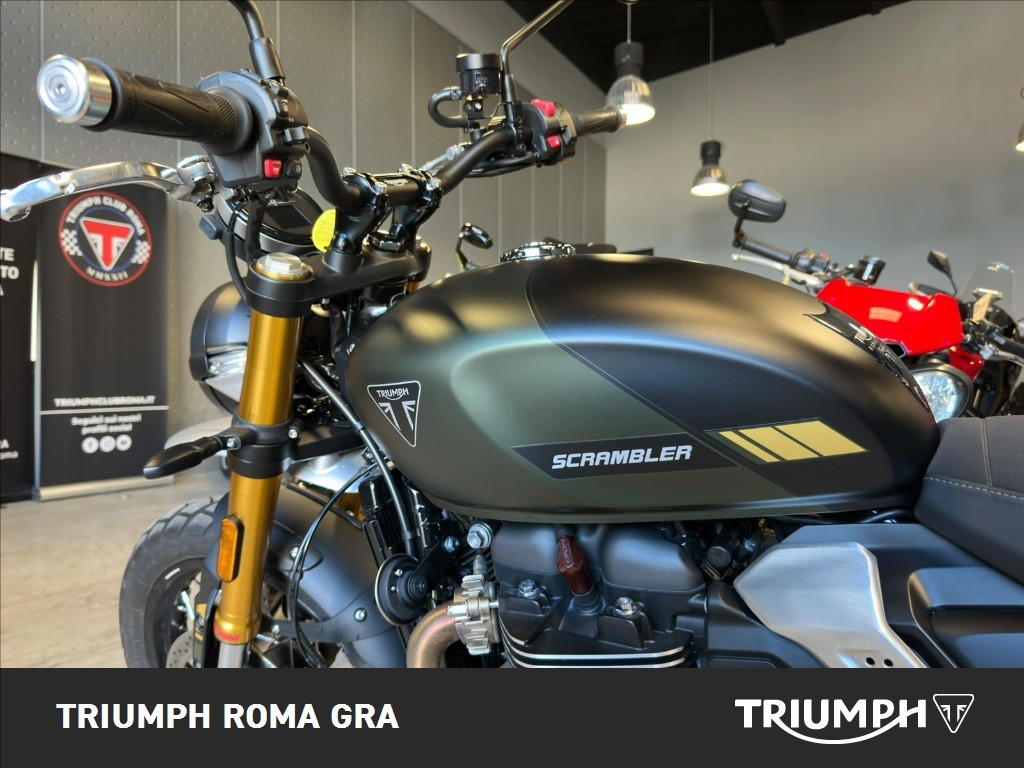 TRIUMPH Scrambler 900 Matt Khaki Green / Matt Phantom Black Abs