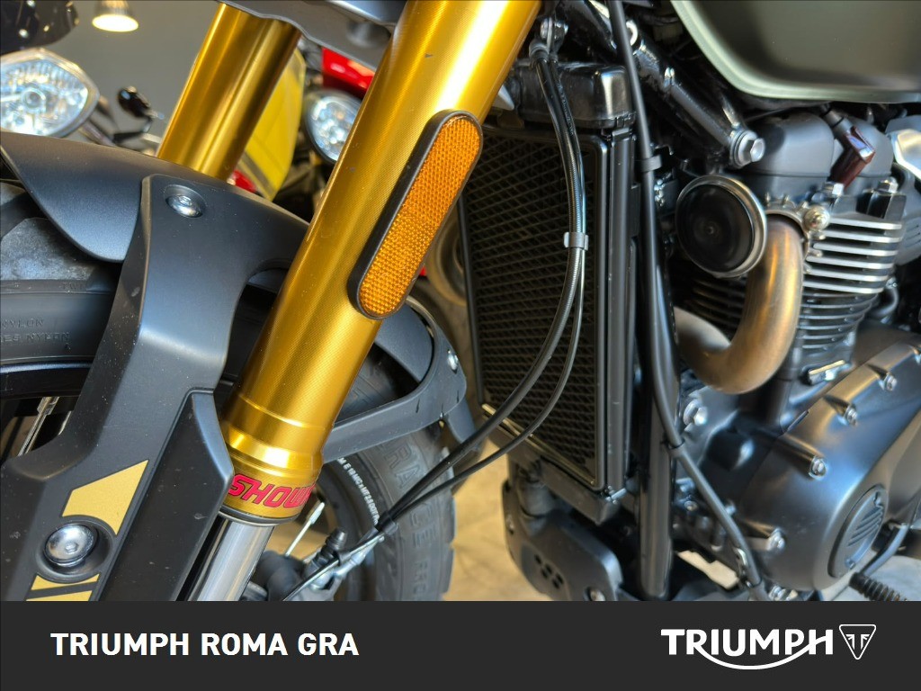 TRIUMPH Scrambler 900 Matt Khaki Green / Matt Phantom Black Abs