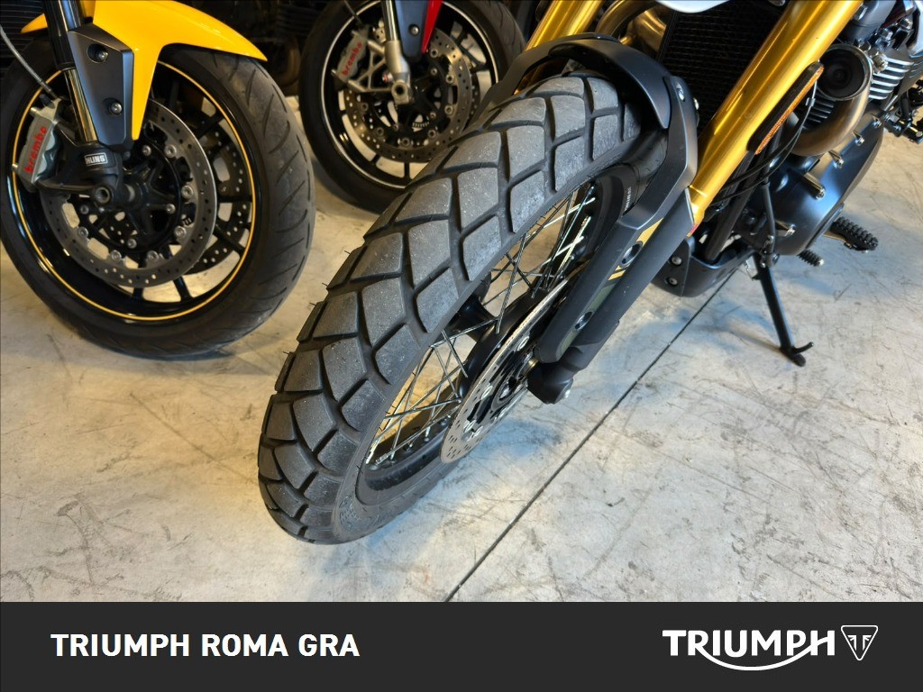 TRIUMPH Scrambler 900 Matt Khaki Green / Matt Phantom Black Abs