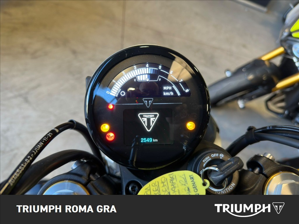 TRIUMPH Scrambler 900 Matt Khaki Green / Matt Phantom Black Abs