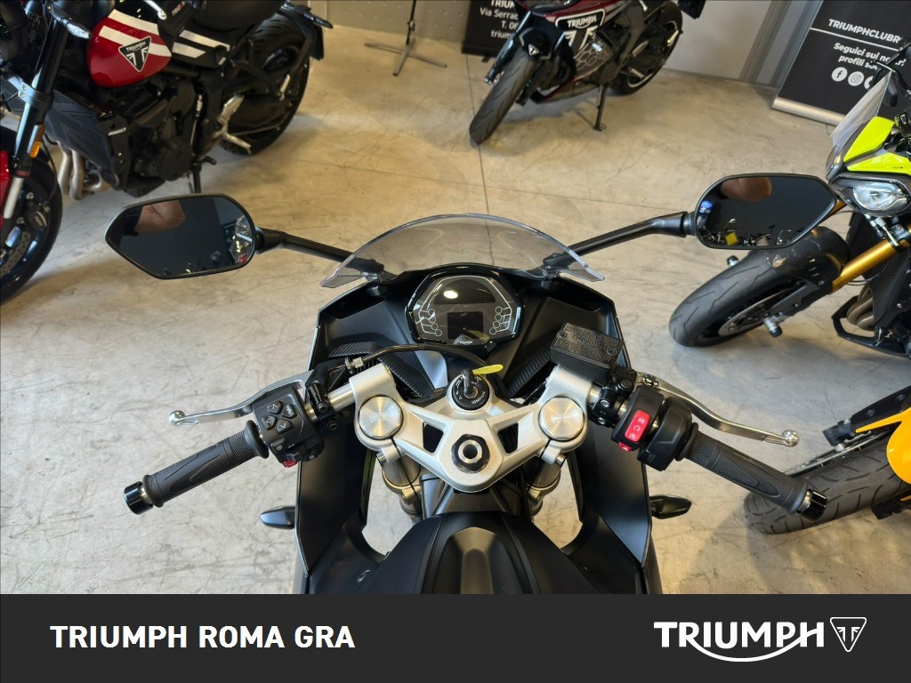 TRIUMPH Daytona 660 Abs