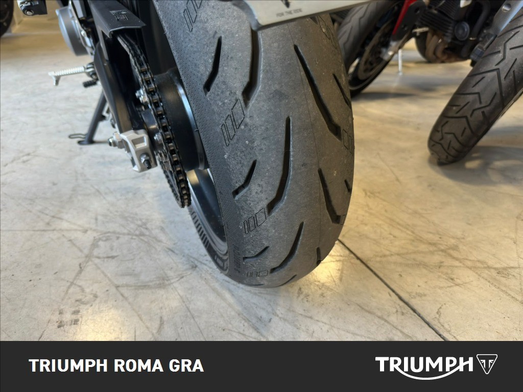 TRIUMPH Daytona 660 Abs