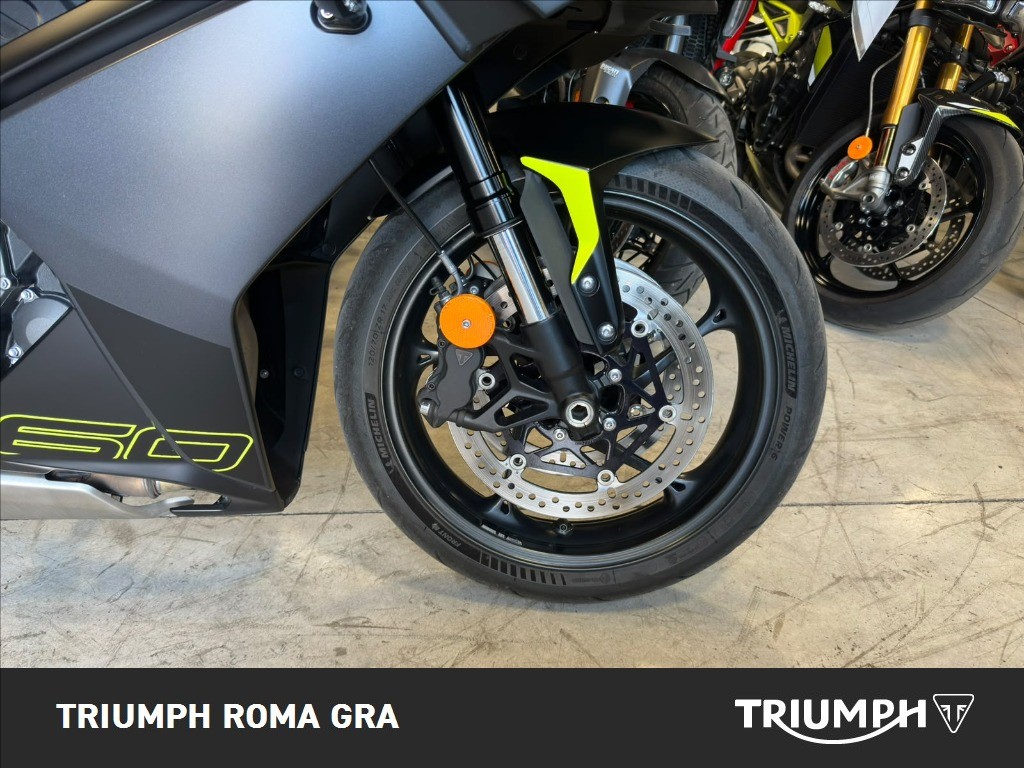 TRIUMPH Daytona 660 Abs