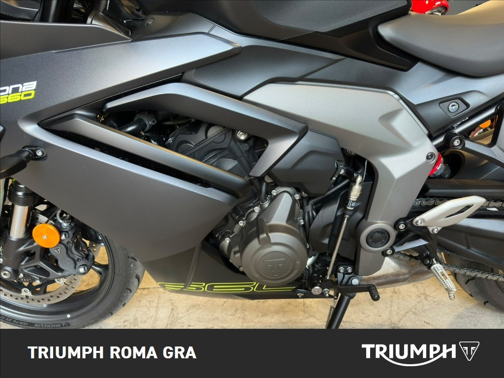 TRIUMPH Daytona 660 Abs